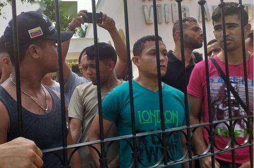 军人吃瓜图片大全,军人吃瓜欢乐时光大盘点